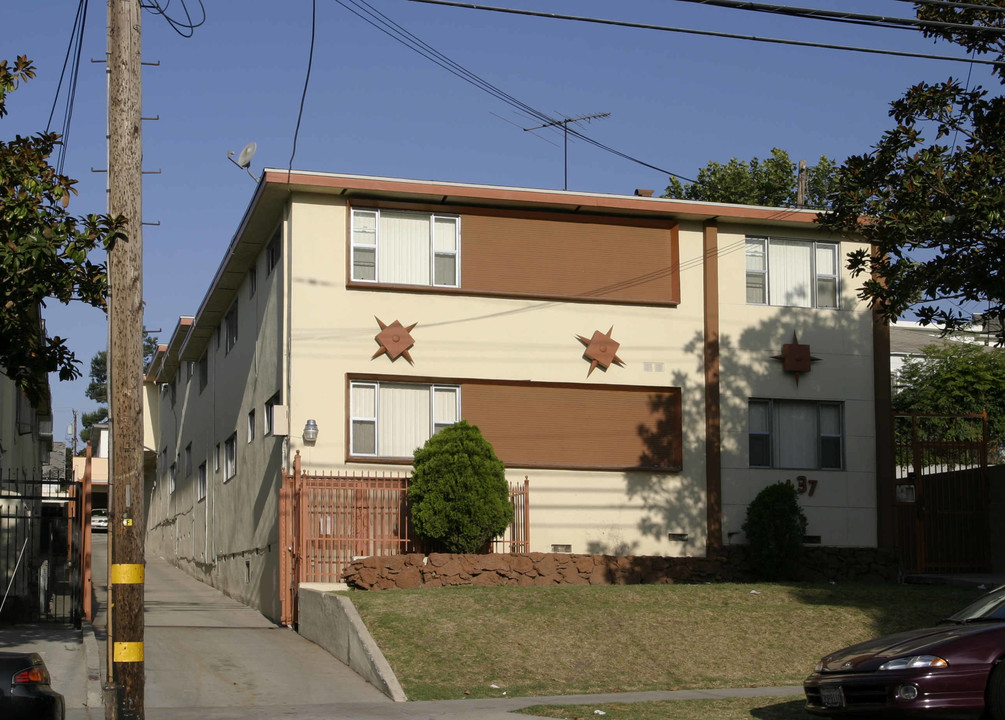 Robinson Ronald Apartments in Inglewood, CA - Building Photo