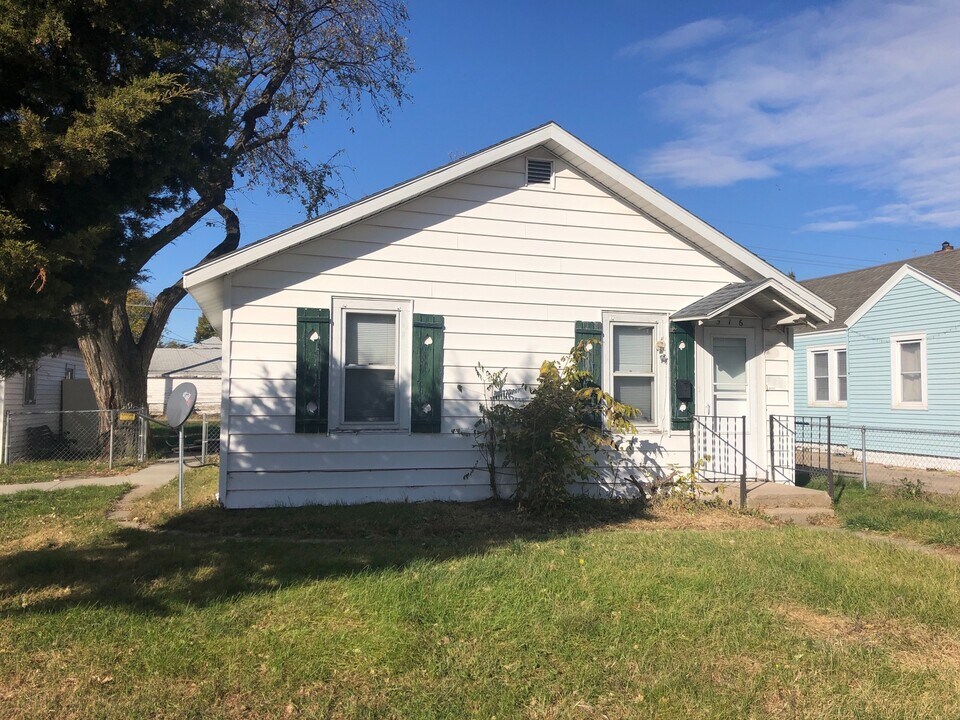 516 N Broadwell Ave in Grand Island, NE - Building Photo