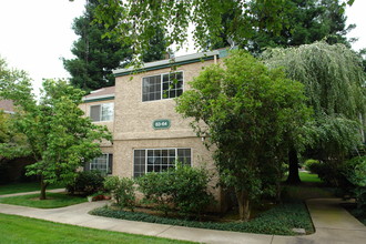 Humboldt Park in Chico, CA - Foto de edificio - Building Photo