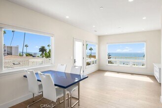 376 Cliff Dr, Unit D in Laguna Beach, CA - Building Photo - Building Photo