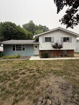 1187 Golden Gate Blvd in Mayfield Heights, OH - Building Photo