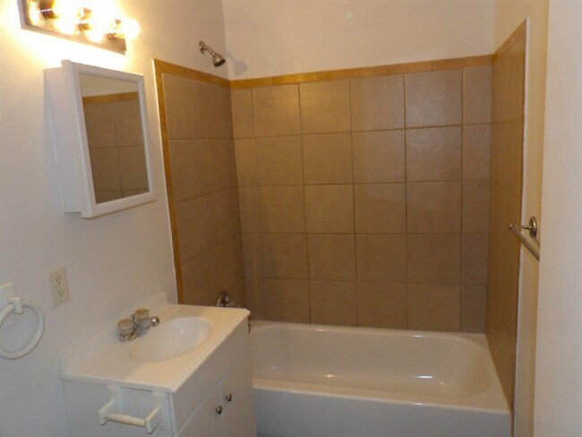 2820 Mobley St NW in Lawton, OK - Building Photo - Building Photo