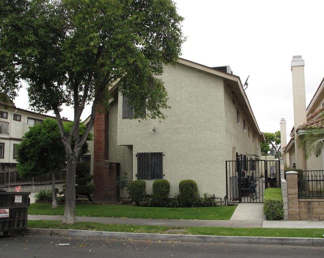 227 N MOORE AV in Monterey Park, CA - Building Photo - Building Photo