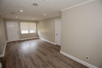 809 Hector Ave in Pasadena, TX - Building Photo - Building Photo