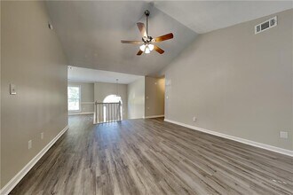 204 Leighs Grove Ct in Grayson, GA - Building Photo - Building Photo