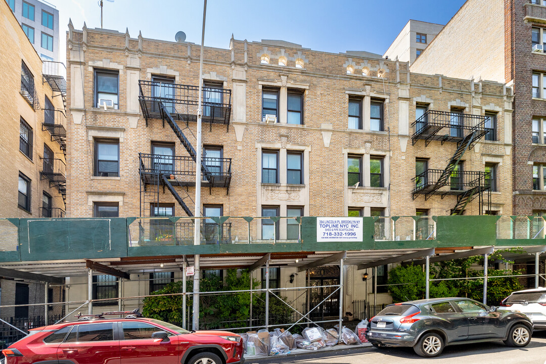 394 Lincoln Pl in Brooklyn, NY - Building Photo