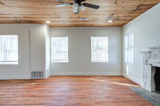 1701 32nd St in Lubbock, TX - Building Photo - Building Photo