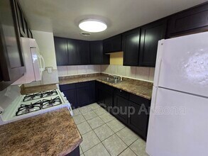 8916 North 11th St in Phoenix, AZ - Foto de edificio - Building Photo