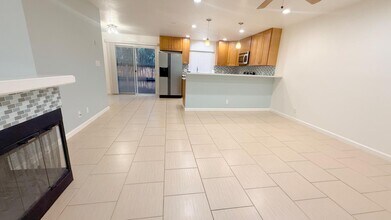 1013 Woodside Rd in Redwood City, CA - Building Photo - Building Photo