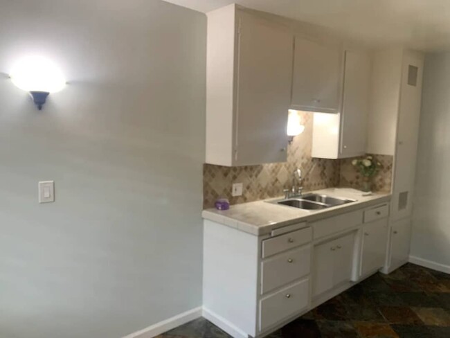 2172 West St in Redding, CA - Building Photo - Building Photo