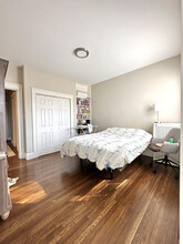 130 Fuller St, Unit 6 in Brookline, MA - Foto de edificio - Building Photo