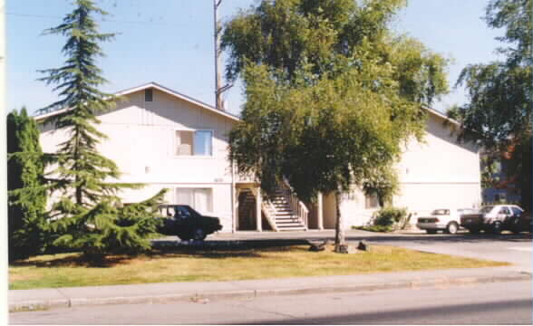 1523 Walnut St in Everett, WA - Foto de edificio - Building Photo