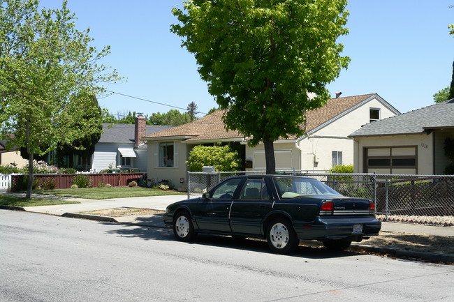 1046 10th Ave in Redwood City, CA - Building Photo - Building Photo