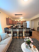 38 Gorham St, Unit 1 in Somerville, MA - Building Photo - Building Photo