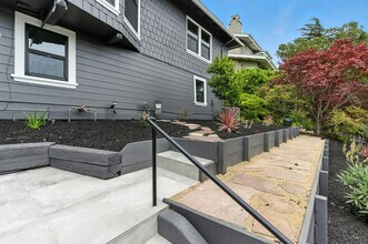 5020 Golden Gate Ave in Oakland, CA - Building Photo - Building Photo