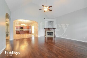 8253 Owen Park Dr in Mc Calla, AL - Foto de edificio - Building Photo