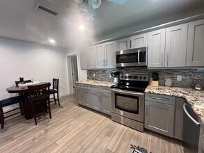 6030 Carlton Ave in Sarasota, FL - Building Photo - Building Photo