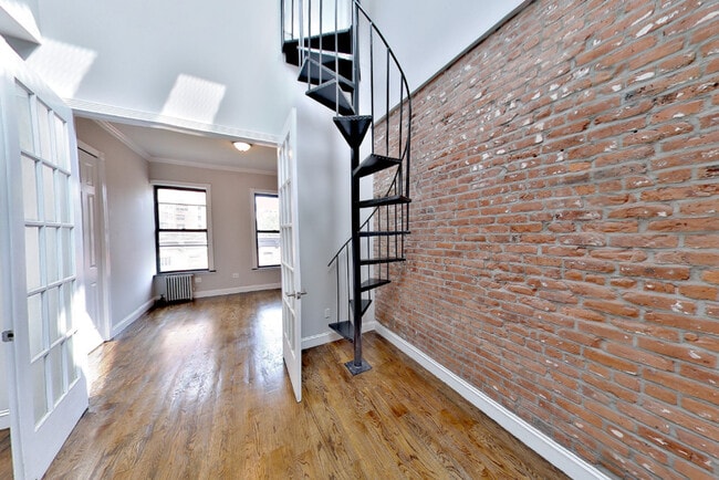 206 E 83rd St in New York, NY - Building Photo - Building Photo