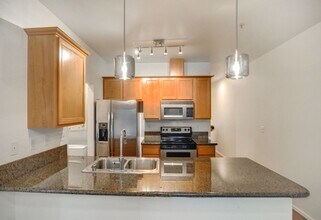 The Nelson Apartments in Seattle, WA - Building Photo - Interior Photo
