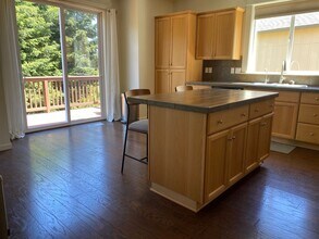 3607 Hoodview Dr in Forest Grove, OR - Building Photo - Building Photo