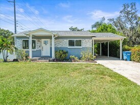 2200 Capri Dr in Clearwater, FL - Building Photo