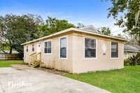 319 Lucile Way in Orlando, FL - Building Photo - Building Photo