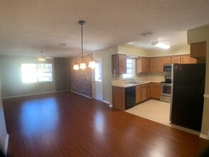 1991 E Lake Dr in Casselberry, FL - Building Photo - Building Photo