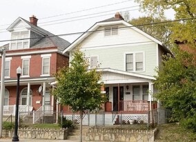 890 E Livingston Ave in Columbus, OH - Building Photo