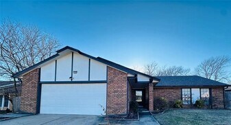 6368 S 85th E Ave in Tulsa, OK - Building Photo