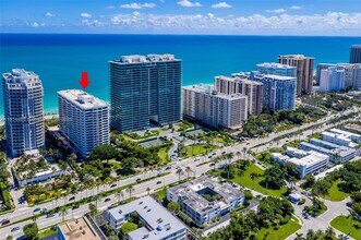 10205 Collins Ave in Bal Harbour, FL - Building Photo - Building Photo
