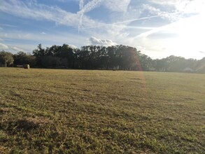 8035 NW 120th St in Reddick, FL - Foto de edificio - Building Photo