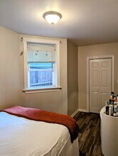 2440 N Harding Ave in Chicago, IL - Building Photo - Building Photo