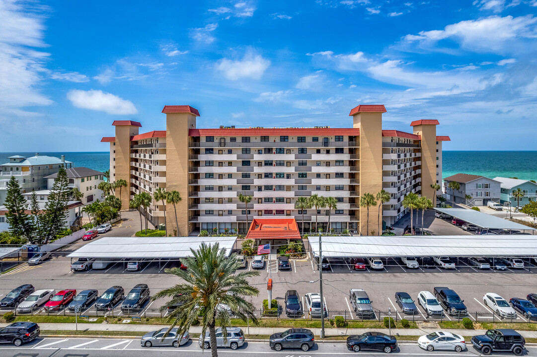 Shore Mariner Condominiums in Redington Shores, FL - Building Photo