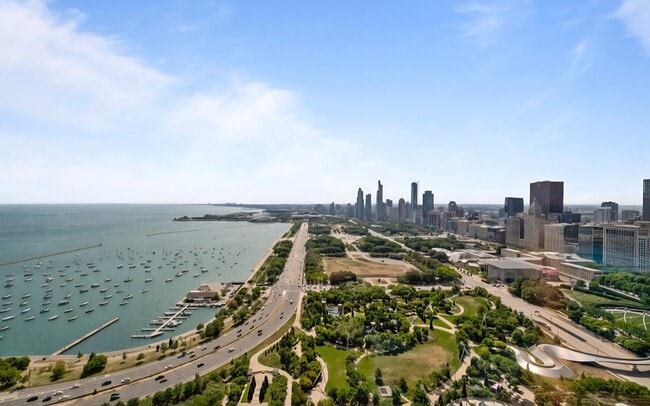 360 E Randolph St, Unit #3105 in Chicago, IL - Foto de edificio - Building Photo