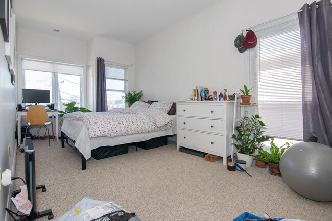 property at 8-10 Glencoe St