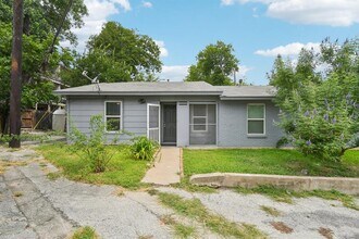 8400 Sequoia Dr in Austin, TX - Building Photo - Building Photo