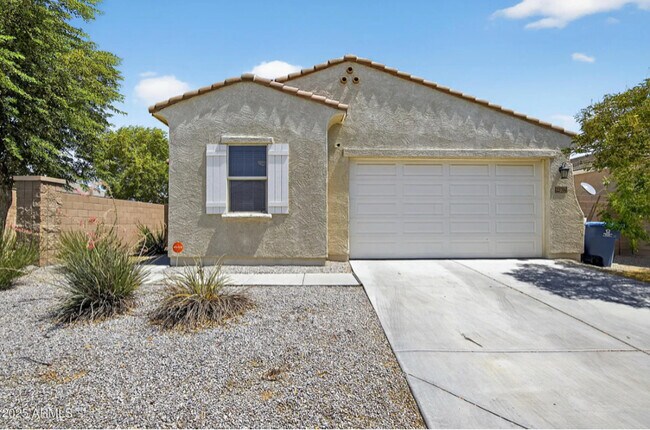 23700 W Watkins St in Buckeye, AZ - Foto de edificio - Building Photo