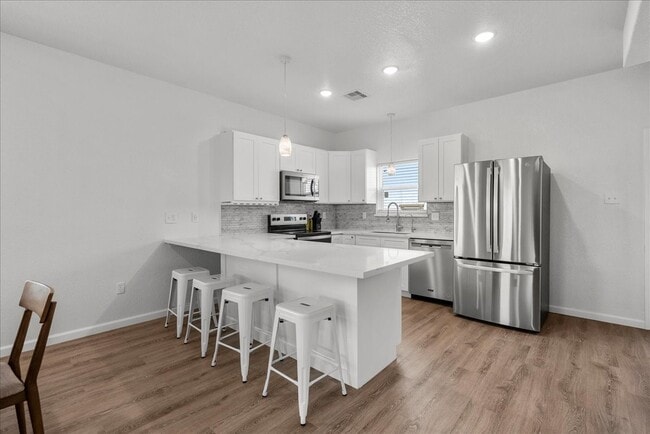 913 Bluewater Hwy in Surfside Beach, TX - Building Photo - Building Photo