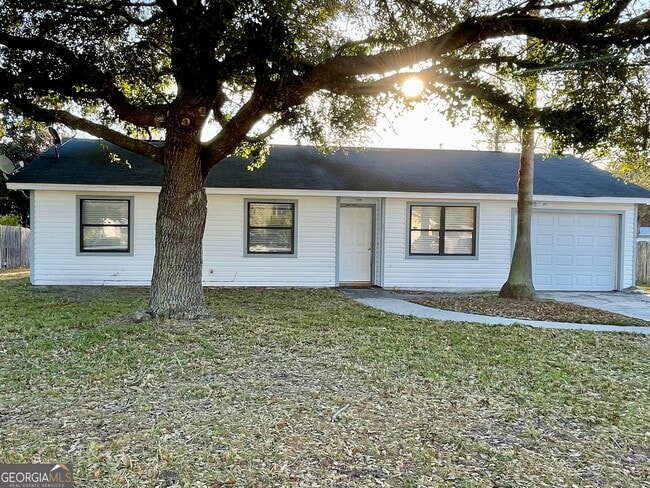 property at 154 Green Acre Cir N