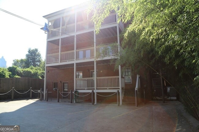 685 Penn Ave NE in Atlanta, GA - Building Photo - Building Photo