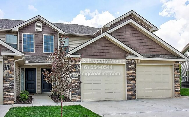 125-131-131 Barberry Ln in Raymore, MO - Building Photo - Building Photo