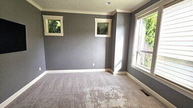 3855 NW 26th Ave in Camas, WA - Building Photo - Building Photo