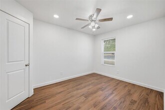 8708 Ronnie St in White Settlement, TX - Foto de edificio - Building Photo