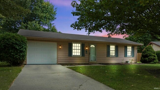 property at 2606 Sandarac Ln