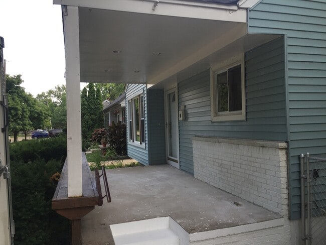 19471 Denby St in Redford Township, MI - Building Photo - Building Photo