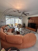 3720 El Poinier Ct in Sarasota, FL - Building Photo