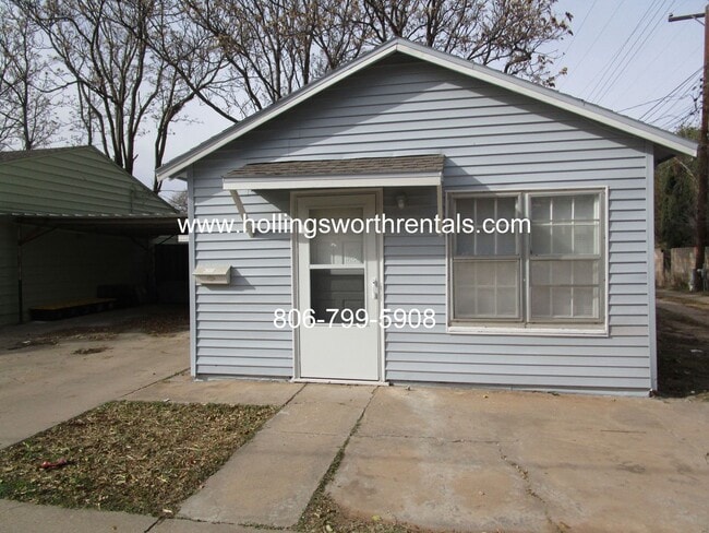 2608 Akron Ave in Lubbock, TX - Building Photo - Building Photo