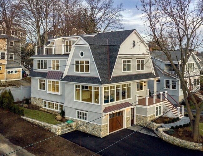 property at 25 Cushing Ave