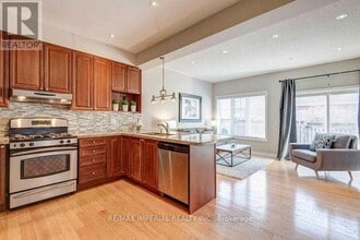 2438 Felhaber Crescent in Oakville, ON - Building Photo - Building Photo