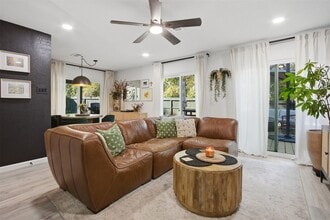 1004 E Red Cedar Cir in Spring, TX - Building Photo - Building Photo